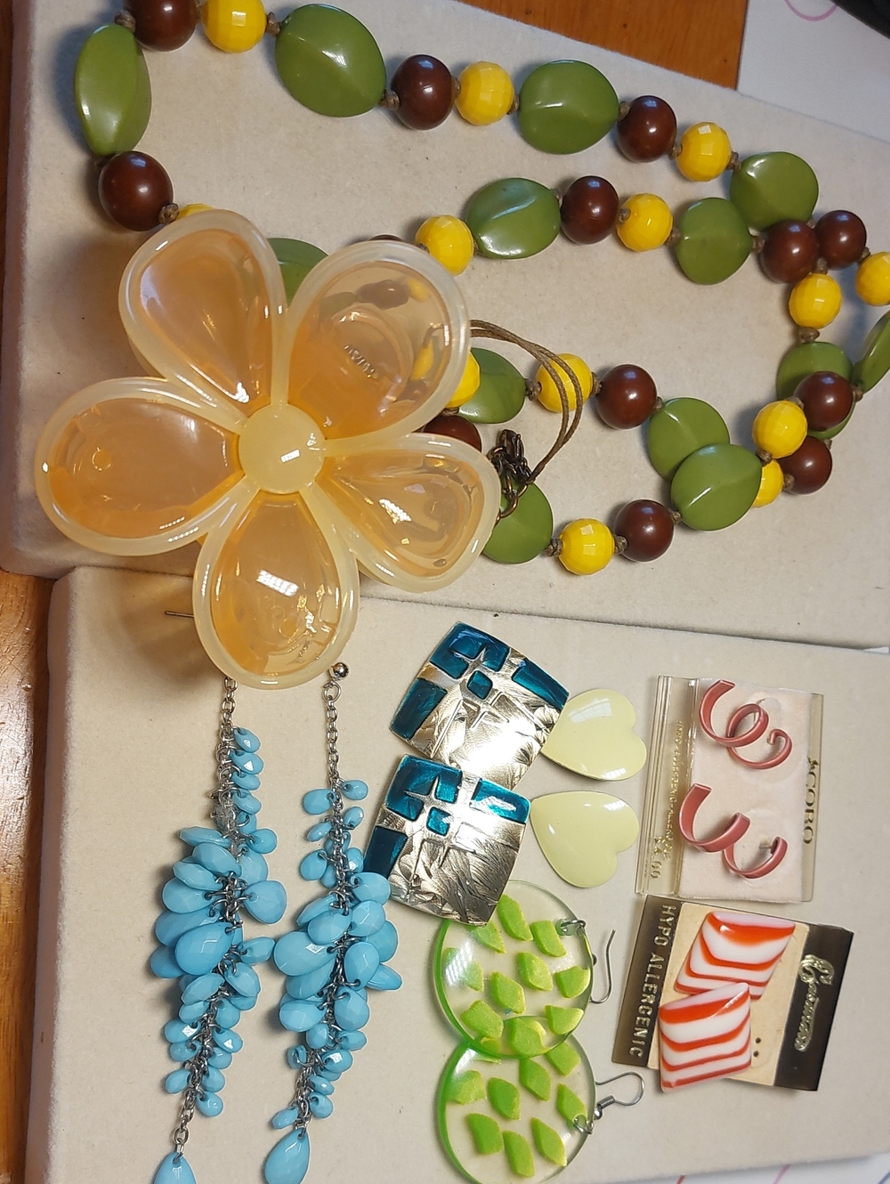 Vintage Estate Jewelry Lot 7pc Necklace Pierced Earrings Boho Retro Statement